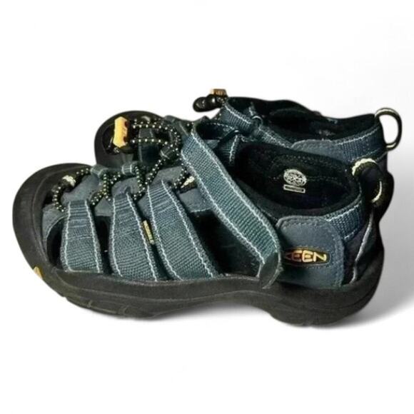 KEEN Newport H2 Youth Sandals – Size 1 US – Waterproof Closed Toe Outdoor Shoes - Picture 1 of 6